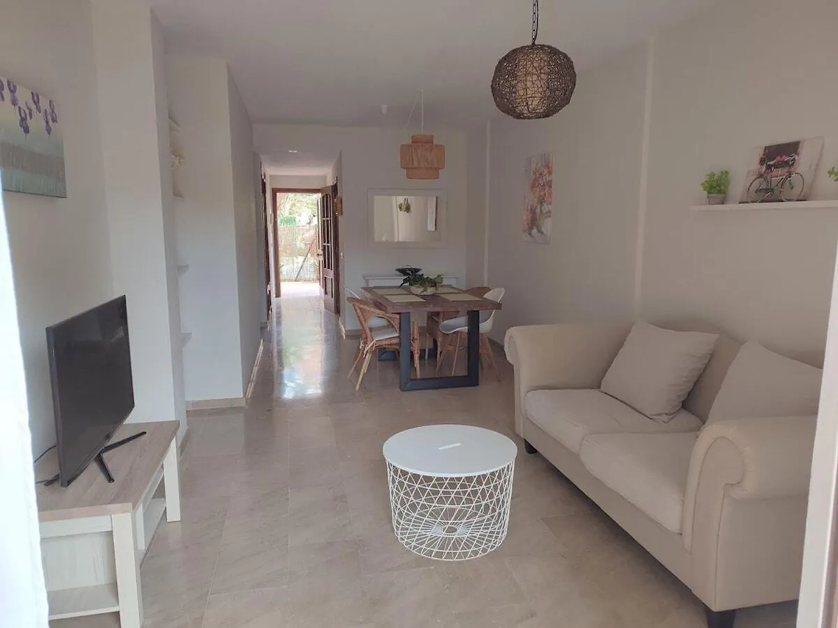 Apartamento Con Piscina 卡萨雷斯 0*,